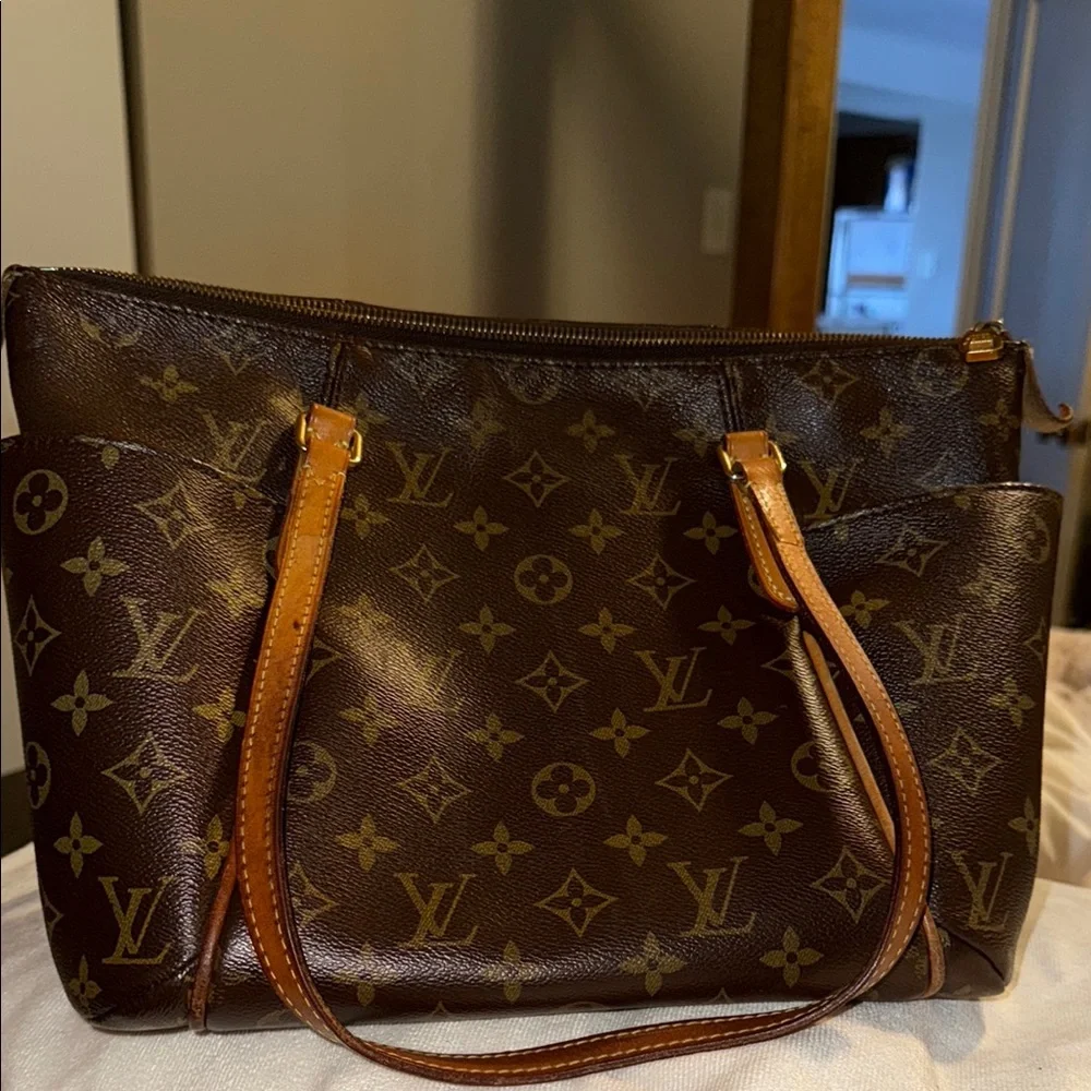 Louis Vuitton Brown Monogram Tote Bag - Picture 1 of 4